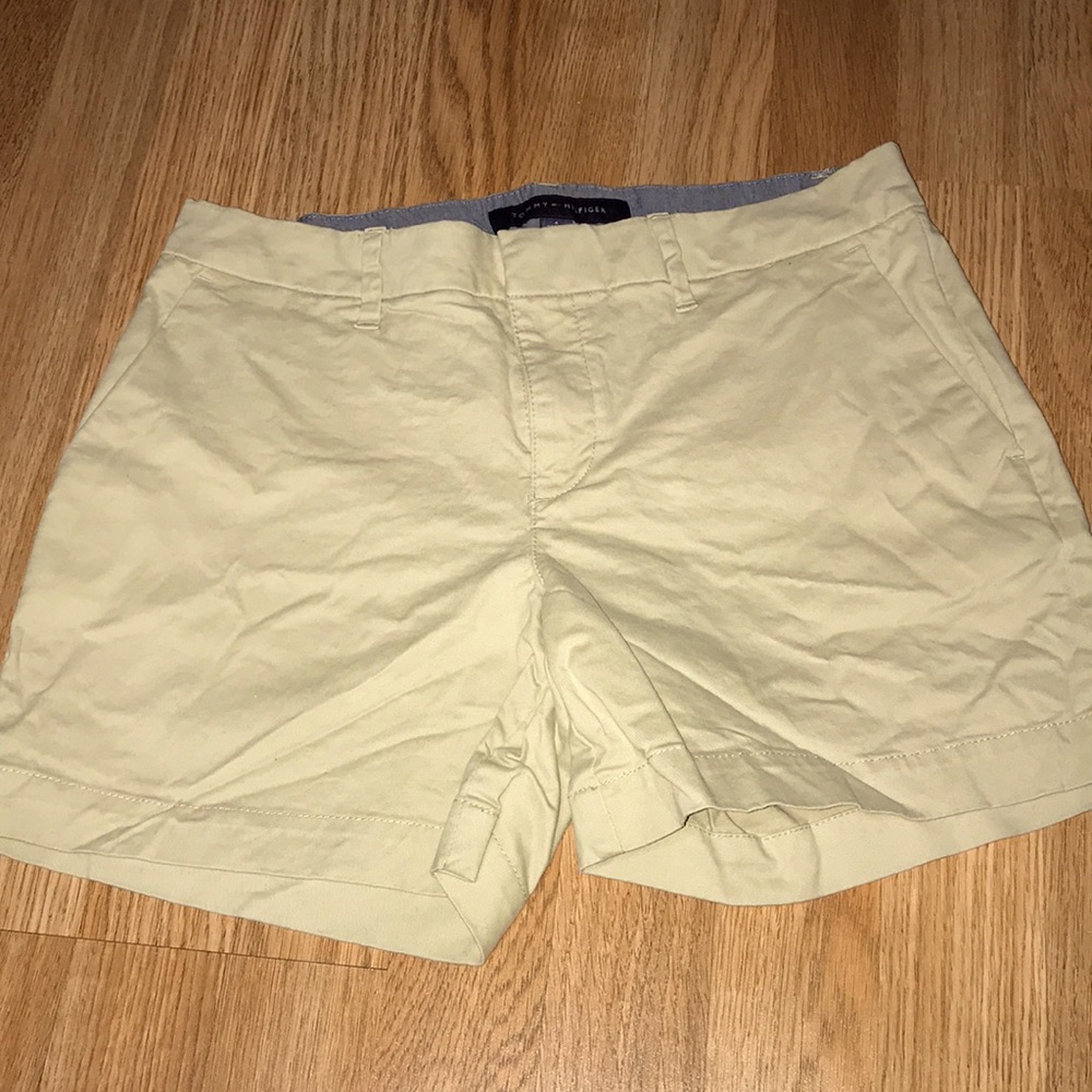 Tommy Hilfiger size 4 shorts khaki beige
